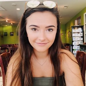 Meet your Posher, Hannah